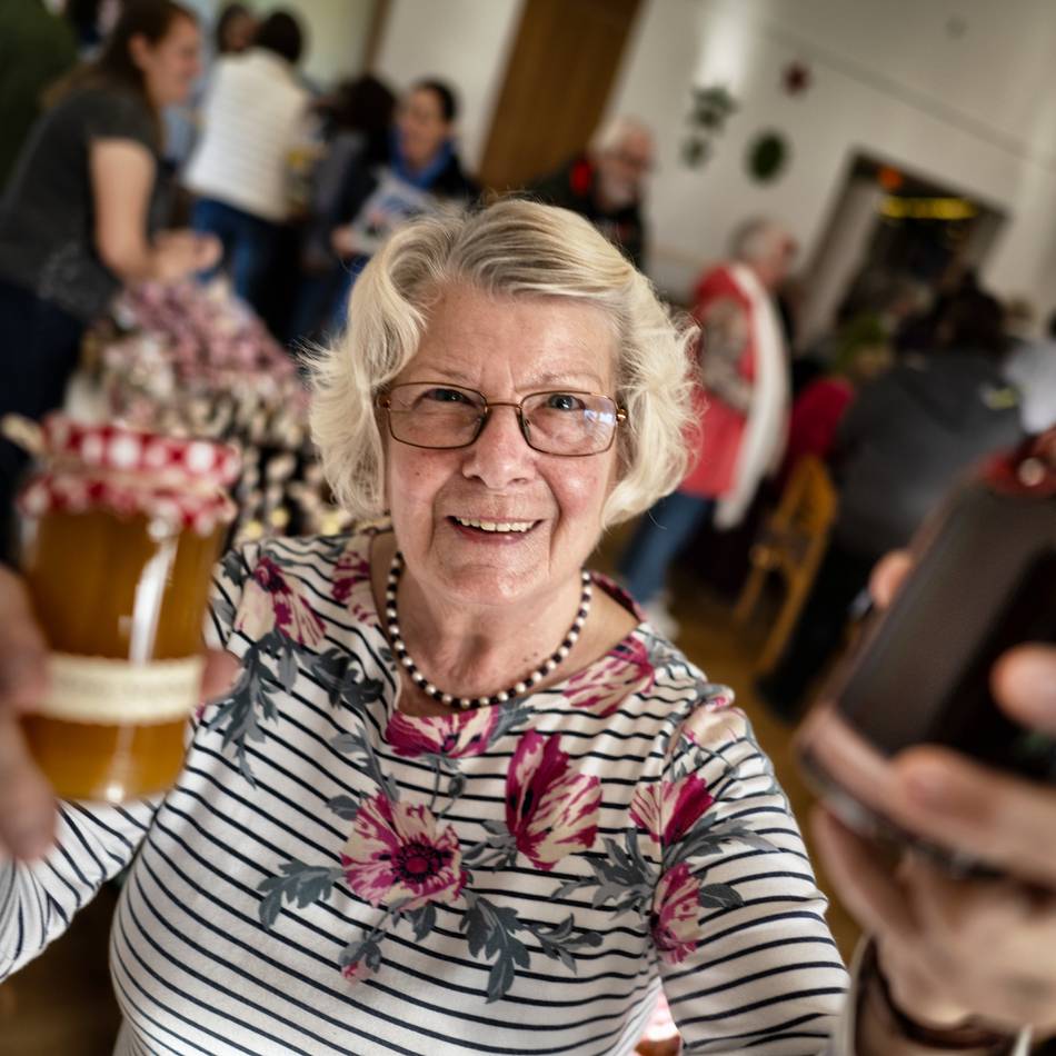 Langenfeld-Berghausen: Traditionsreicher Adventsmarkt an St. Paulus ist gut besucht