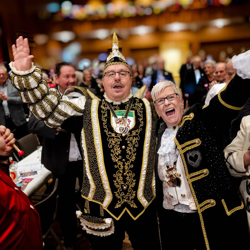 Proklamation in der Stadthalle: Walter I. und Regina I. regieren die Langenfelder Narren