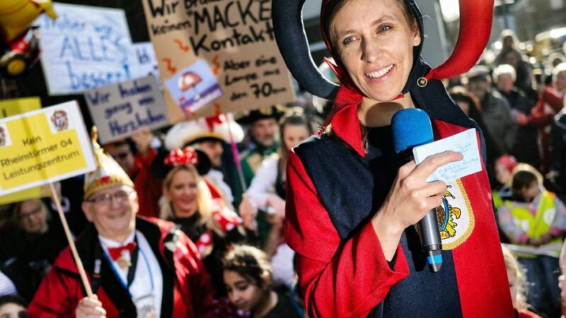 Sessionsauftakt in Monheim: Schelme finden Idee für Rheinstürmer-Campus bekloppt