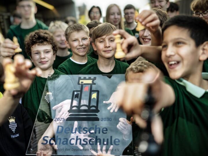 Schule in Monheim: Otto-Hahn-Gymnasium erhält Schach-Gütesiegel in Gold