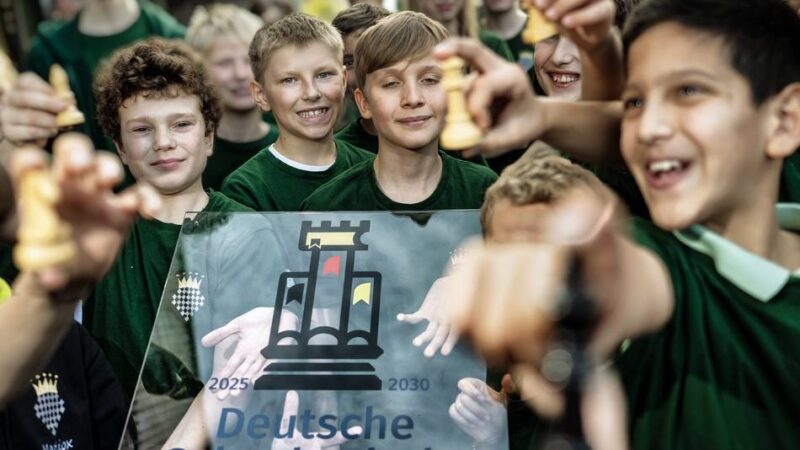 Schule in Monheim: Otto-Hahn-Gymnasium erhält Schach-Gütesiegel in Gold