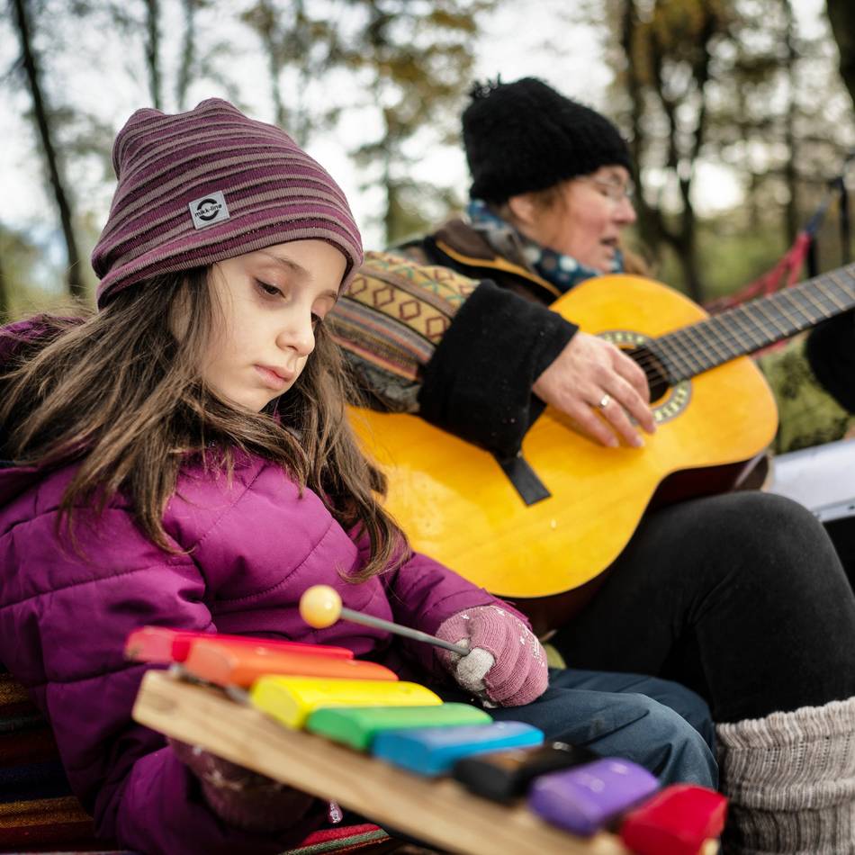 In Monheim: Adventsmarkt des Waldkindergartens in der Natur