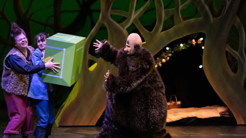 Neues Weihnachtsstück am Theater Krefeld : Ungewöhnliche Prinzessinnen im tiefen, dunklen Wald