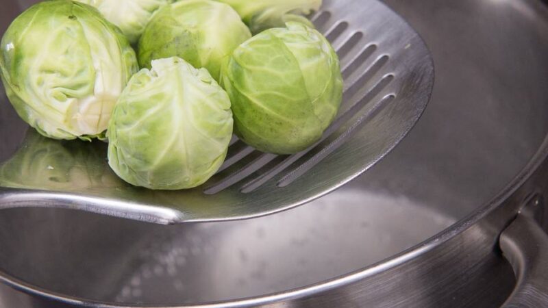 Kolumne Frisch vom Markt: Rosenkohl erobert die Teller zurück