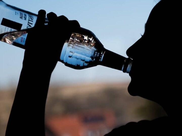 Weniger Klinik-Einlieferungen in Solingen und Remscheid: „Komasaufen“ bei Jugendlichen aus der Mode – aber Mädchen holen auf