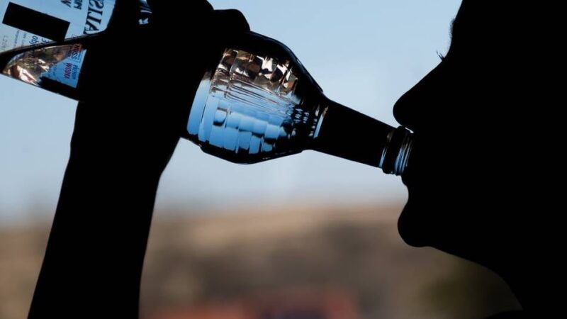 Alkoholvergiftungen bei Jugendlichen: Krefeld verzeichnet zweitgrößten NRW-Rückgang beim „Komasaufen“