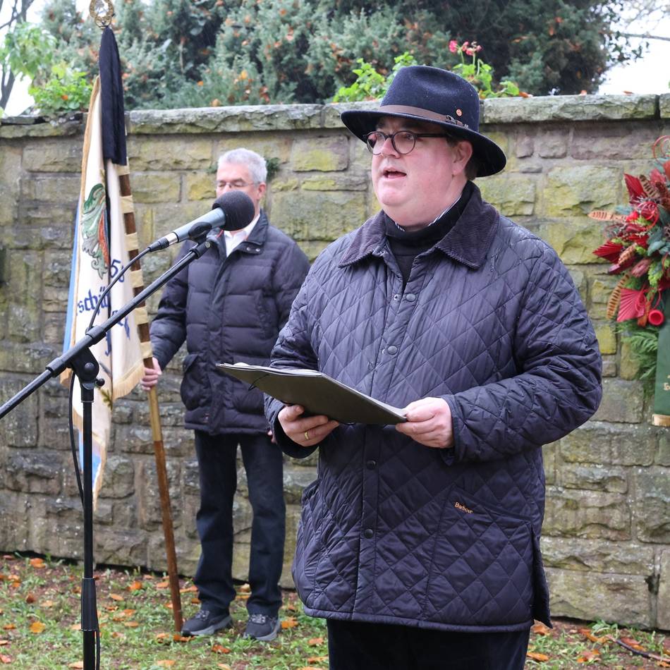 Volkstrauertag in Jüchen: Gedenkfeier mahnt zu Frieden und Verantwortung