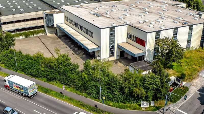 Haus-Gravener-Straße in Langenfeld: Stadt muss mehr Geld für Mobiliar in Flüchtlingsunterkunft ausgeben