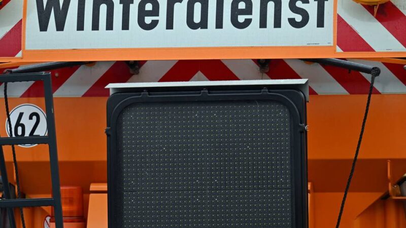 Gegen glatte Straßen in Grevenbroich: Stadtbetriebe rüsten sich mit 700 Tonnen Streusalz für den Winter