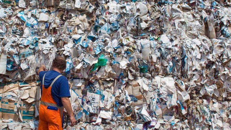 Kreis Viersen setzt auf Einsatz von Recyclingpapier: 4,4 Millionen Liter Wasser in drei Jahren eingespart