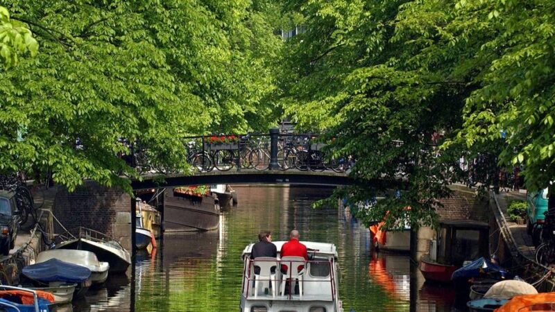 Teures „Venedig des Nordens“: Amsterdam diskutiert über Steuer für Tagestouristen