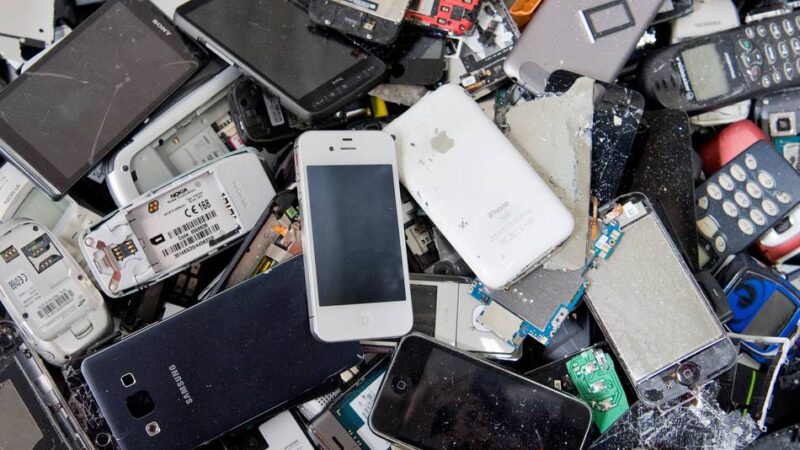 Umweltberatung in Langenfeld: Ausstellung zum ökologischen Rucksack von Elektrogeräten