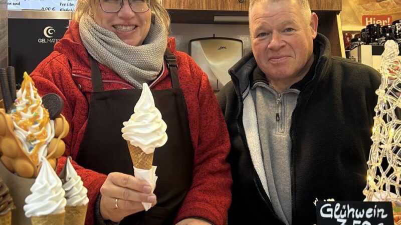 Stöbern in Mettmann: Mini-Weihnachtsmarkt-Premiere am Königshof