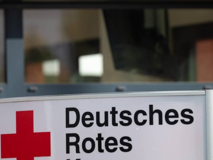 Rote Kreuz zeigt, worauf es bei der Sterbebegleitung ankommt: So klappt es mit der Letzten Hilfe