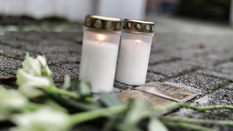 Gedenkveranstaltungen in Hilden: Sterngang im Gedenken an die Toten des Dritten Reichs