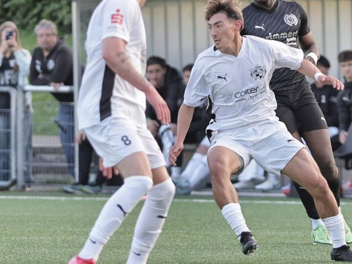 Beide Teams kämpfen um den Anschluss nach oben: VfB 03 lädt zum Flutlichtduell gegen taktisch starke Homberger