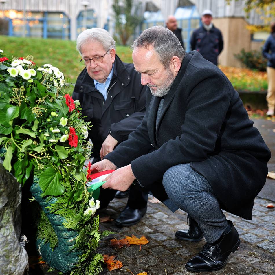 Kranzniederlegung in Hilden: Gedenken an die Opfer der Reichspogromnacht