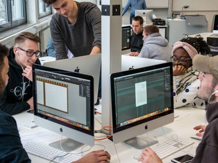 Praxisnah informieren in Mettmann: Berufskolleg informiert über Möglichkeiten