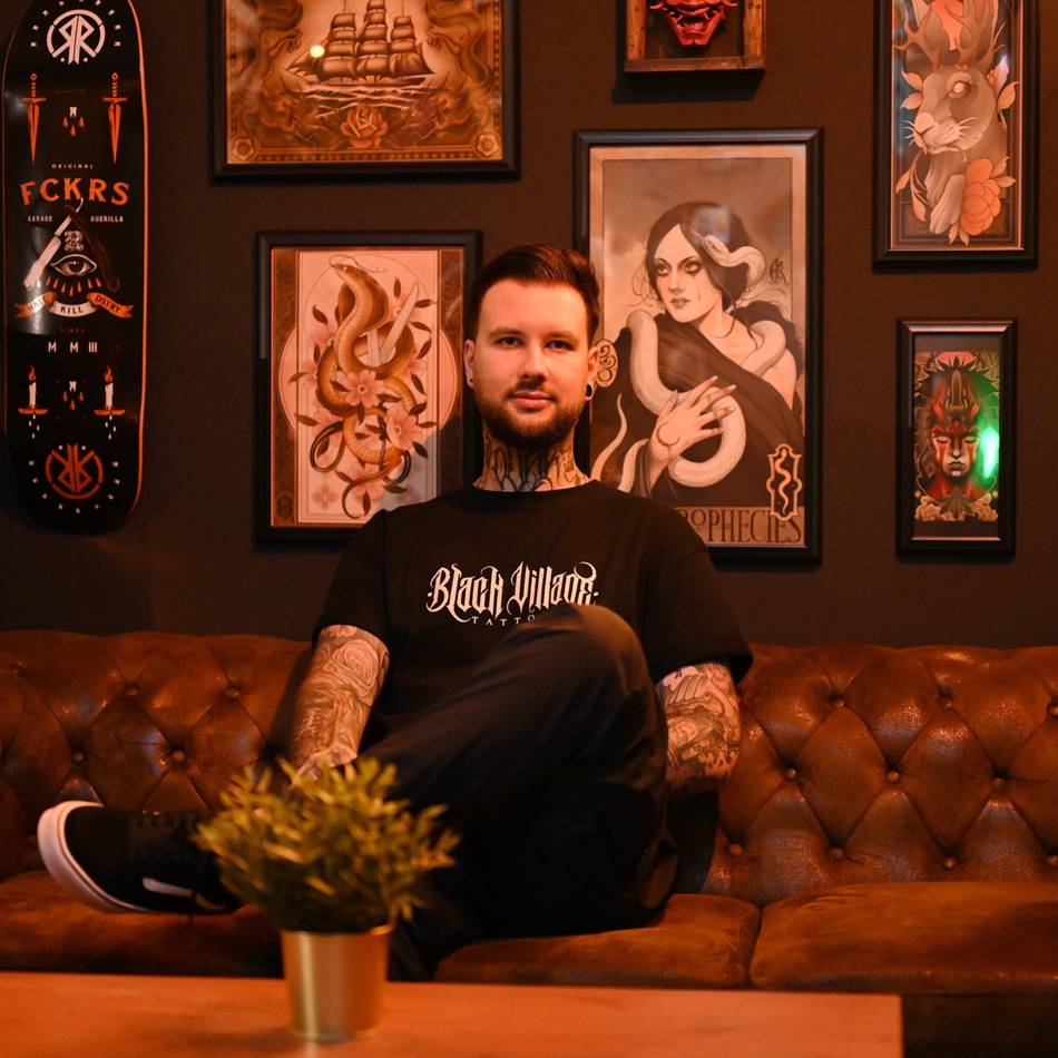 Wiedereröffnung nach Brand in Wermelskirchen: Tattoos in Lounge-Atmosphäre