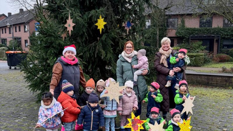 Nach Aus der Kita Hamb: Jetzt schmücken die Kleinsten den Weihnachtsbaum auf dem Dorfplatz