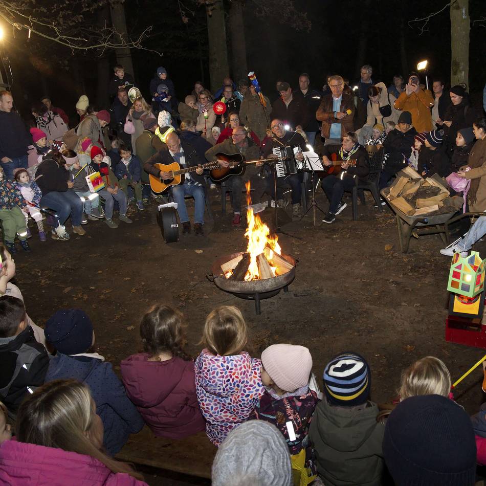 In Bönninghardt: Tolles Martinsevent auf dem Spielplatz