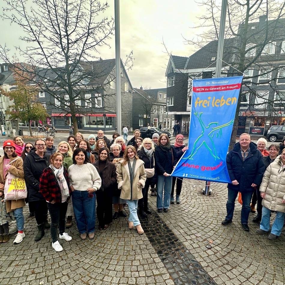 Internationaler Tag gegen Gewalt an Frauen in Wermelskirchen: „Der Schutz von Frauen ist Verantwortung von uns allen“