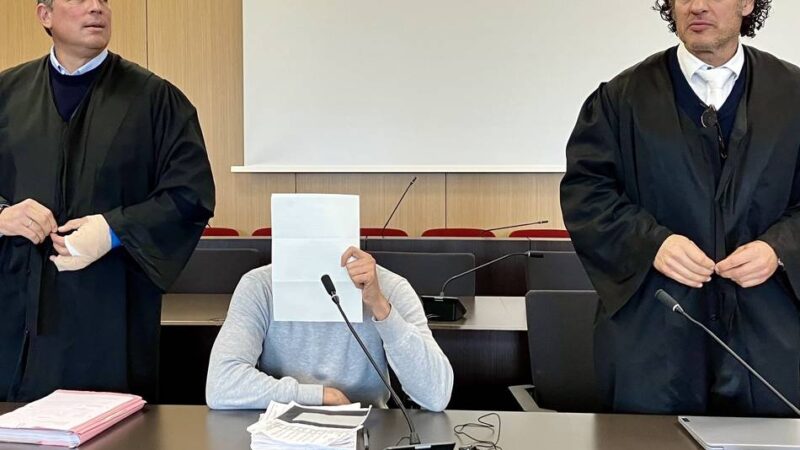 Prozess in Düsseldorf: Angriff mit Machete auf offener Straße – versuchter Totschlag oder Körperverletzung?