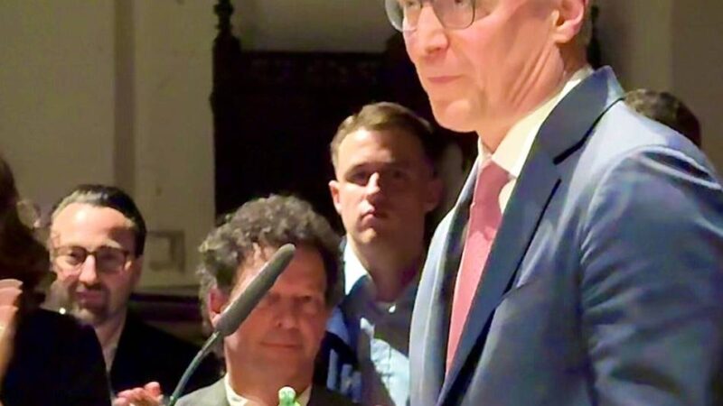 Digitalminister Karsten Wildberger in Krefeld: „Das Land hat sich schon mega-verknotet“