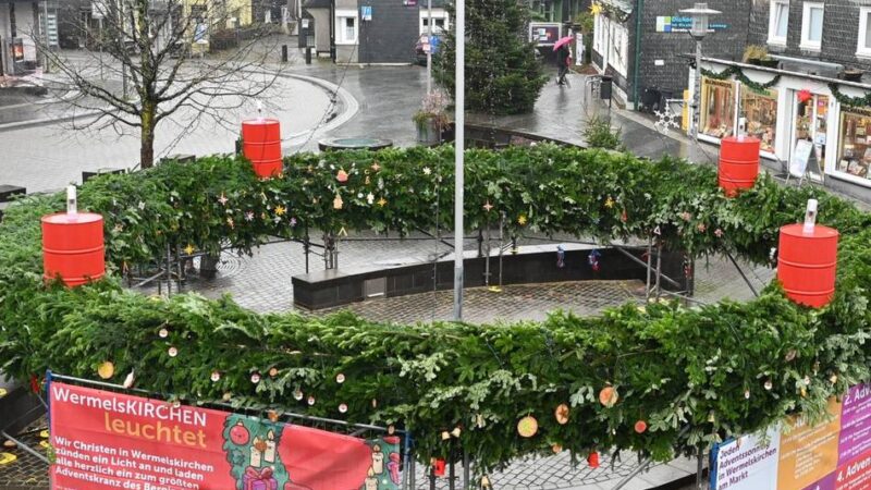 Adventszeit in Wermelskirchen: Der Adventskranz ist fertig