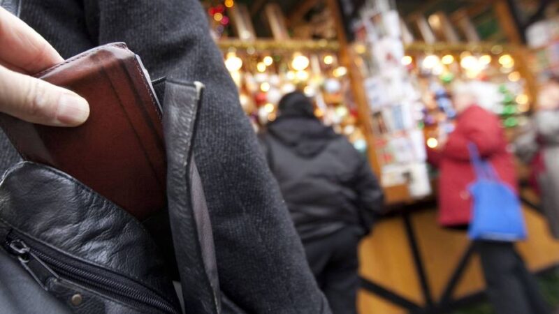 Verbotskontrollen auch in Hückeswagen und Radevormwald: Polizei zeigt Präsenz auf Weihnachtsmärkten