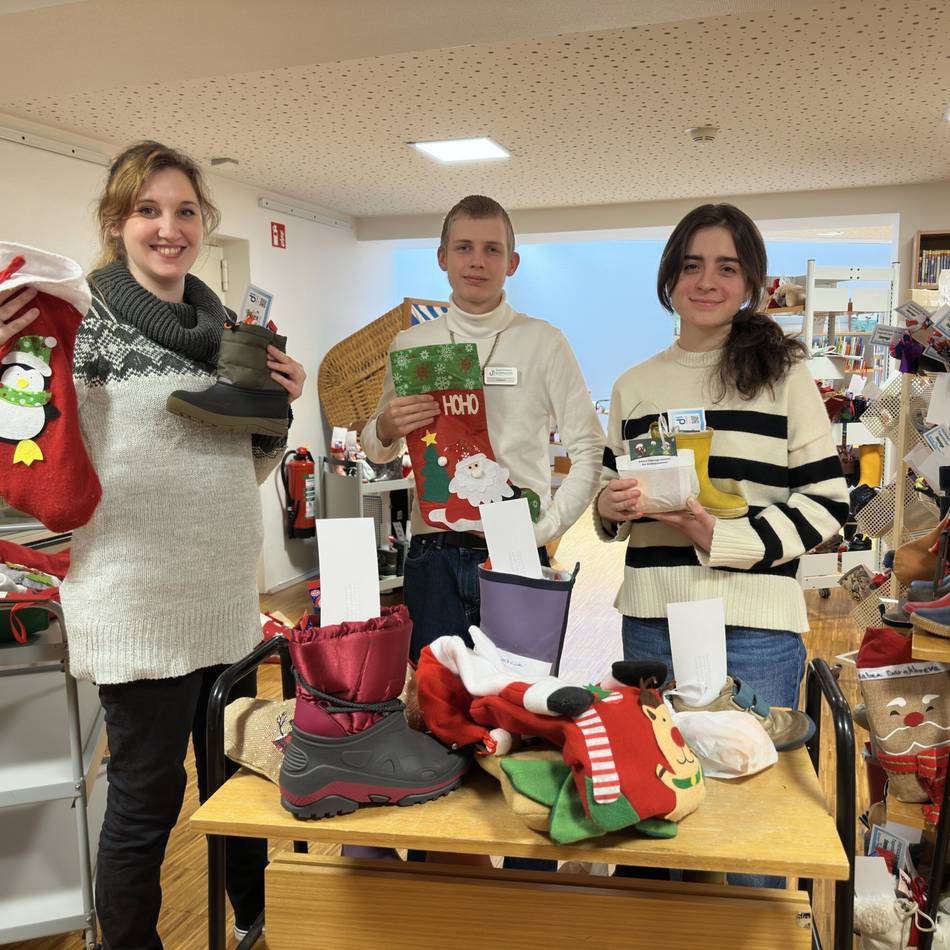 Überraschung für die jüngsten Dormagener: Sockenaktion des Kinderparlaments