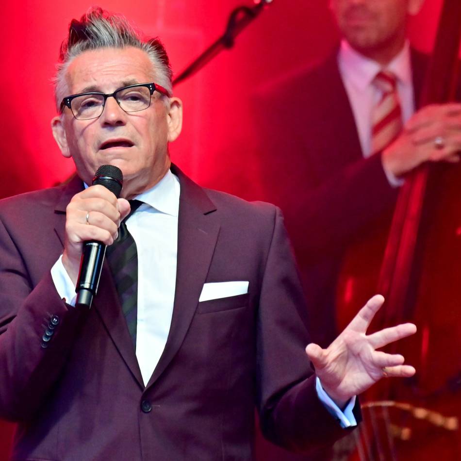 12 Zylinder in Erkelenz: Götz Alsmann kommt zur Spendengala