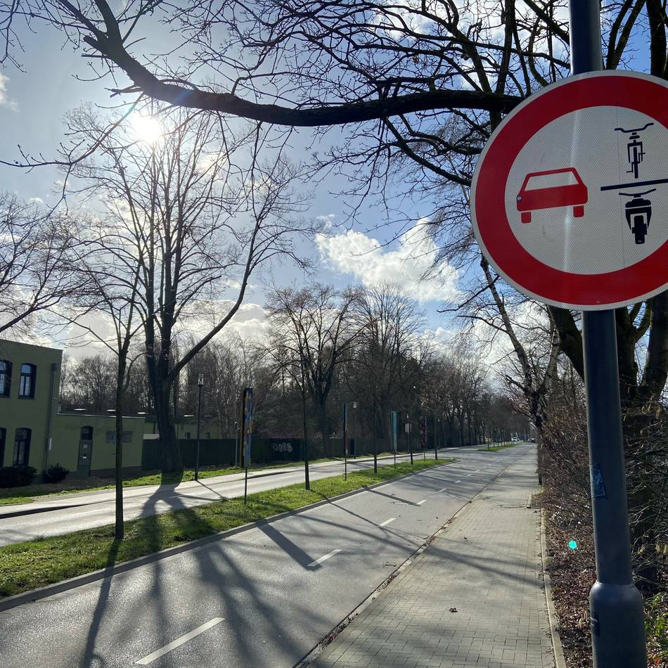 Antrag an die Stadt: Radfahrerin fordert Aufhebung des Überholverbots auf Sonsbecker Straße in Xanten