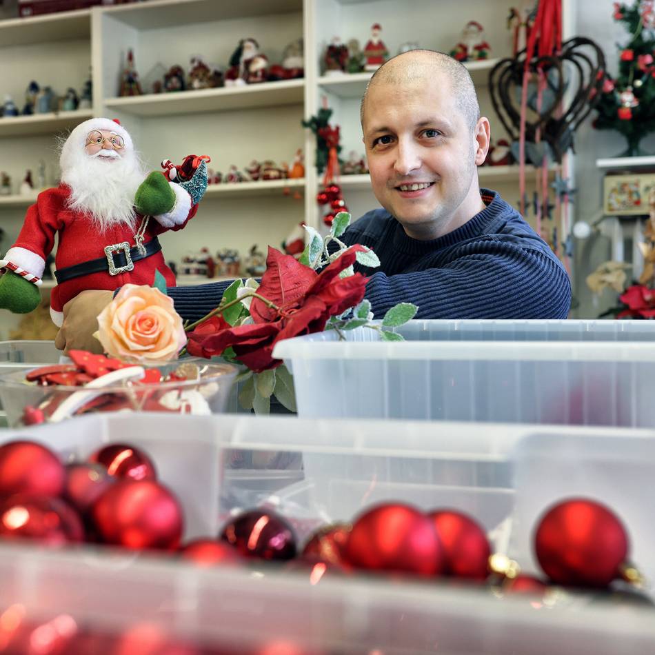Im Second-Hand-Kaufhaus von Mettmann gibt es zahlreiche Aufgaben: Das „Kaufhaus der Mettmanner“ sucht Ehrenamtler