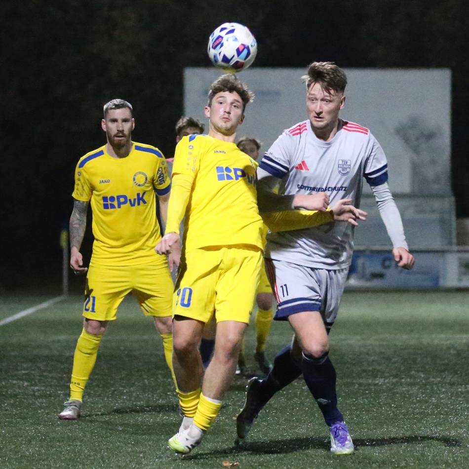 Süchteln feiert Kantersieg in Landesliga: Nettetal erkämpft Remis, Mennrath zurück auf der Siegerstraße