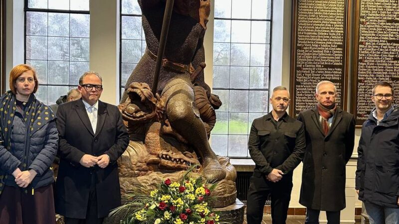 Eröffnungsveranstaltung in der Burg Linn in Krefeld: Ein Raum gegen das Vergessen