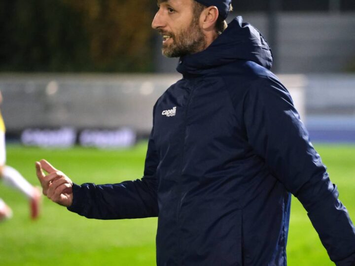 Nach Sieg über ETB Schwarz-Weiß Essen: 2:0 – jetzt muss Trainer Apfeld bei 04/19 zahlen