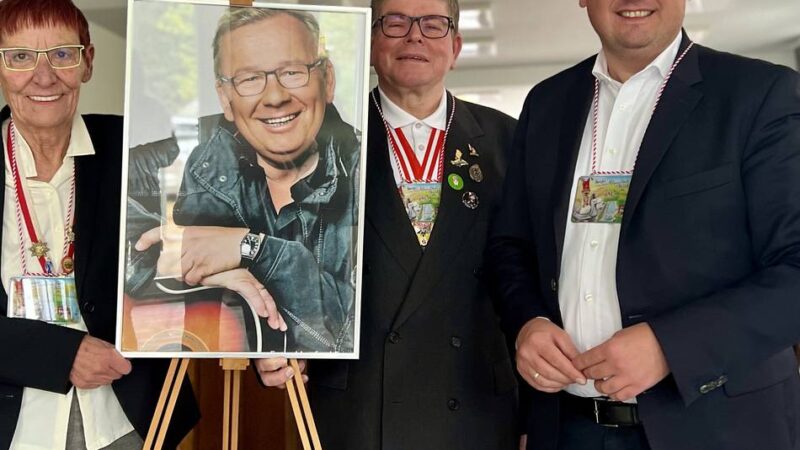 Jecke Auszeichnung für Bernd Stelter: Weseler Eselorden geht an „westfälischen Dickkopf“