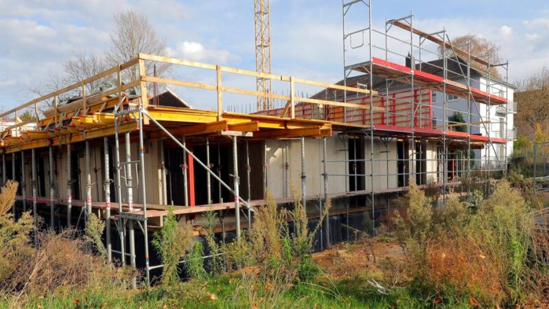 Bau eines Mehrfamilienhauses in Rheinberg: An der Schulstraße soll es weitergehen