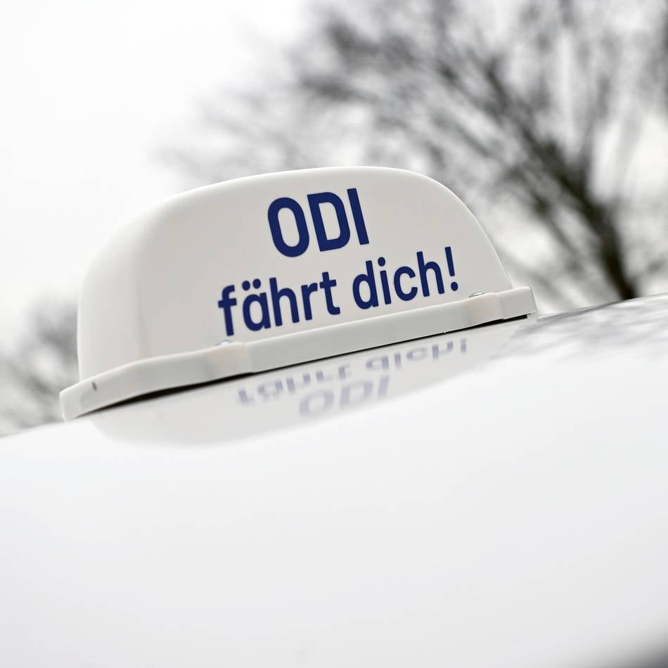 ÖPNV in Rheinberg: Linke kritisieren Einstellung der On-Demand-Taxis