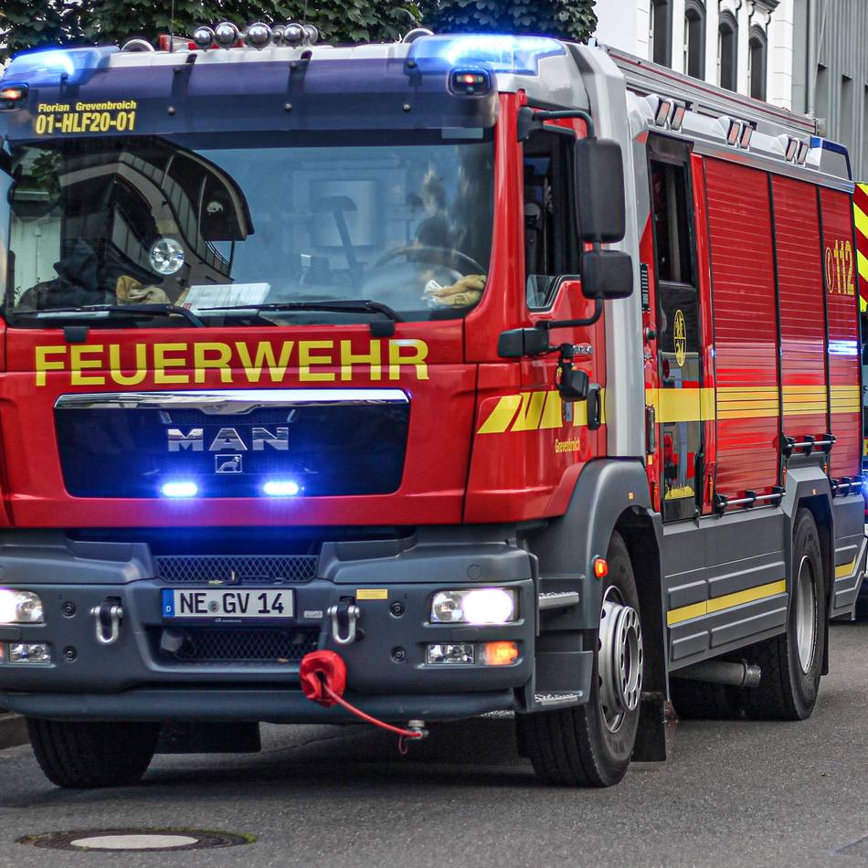 Alarm in Hemmerden: Brennender Stromkasten löst Feuerwehreinsatz aus