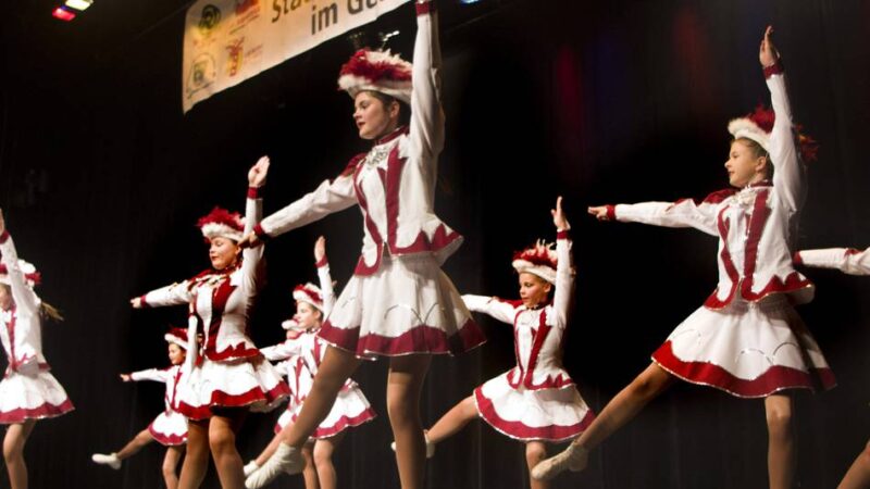 In der Rheinberger Stadthalle: Stadtmeisterschaft im Gardetanz