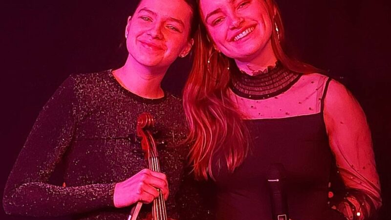 Anne Mosters und Hera Becks in Budberg:  Ein Konzert zum Wohlfühlen und mitmachen