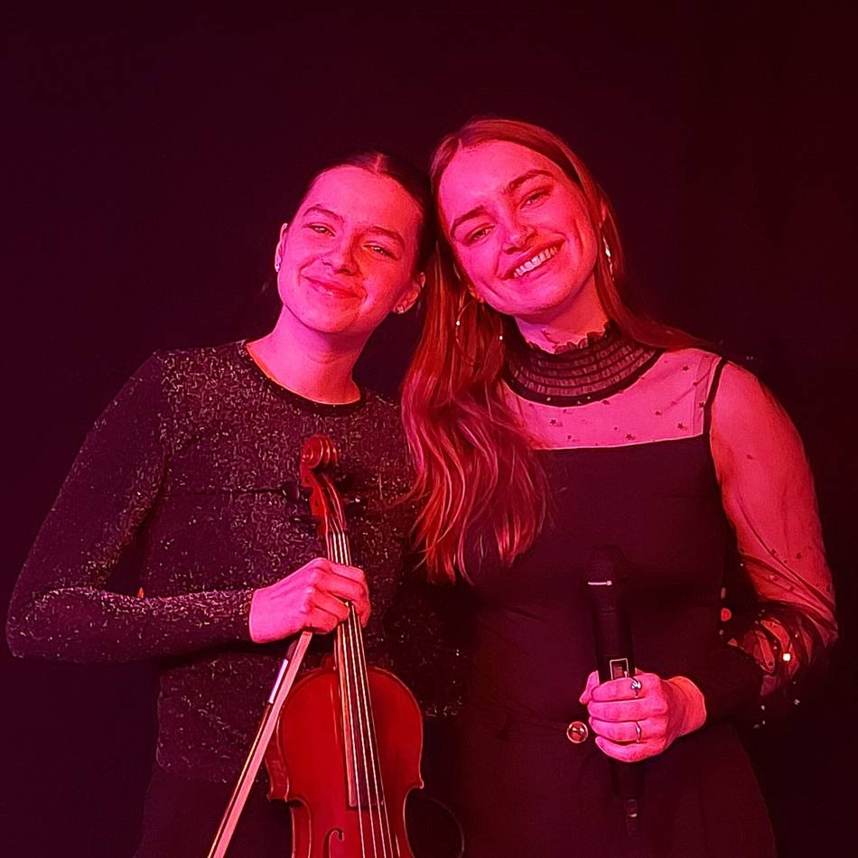 Anne Mosters und Hera Becks in Budberg:  Ein Konzert zum Wohlfühlen und mitmachen