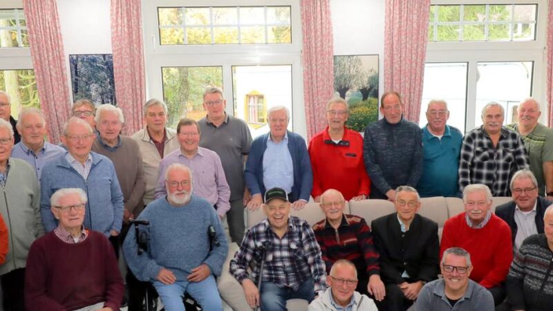 Treffen in Birten: Fußball-Veteranen tauschen Erinnerungen aus