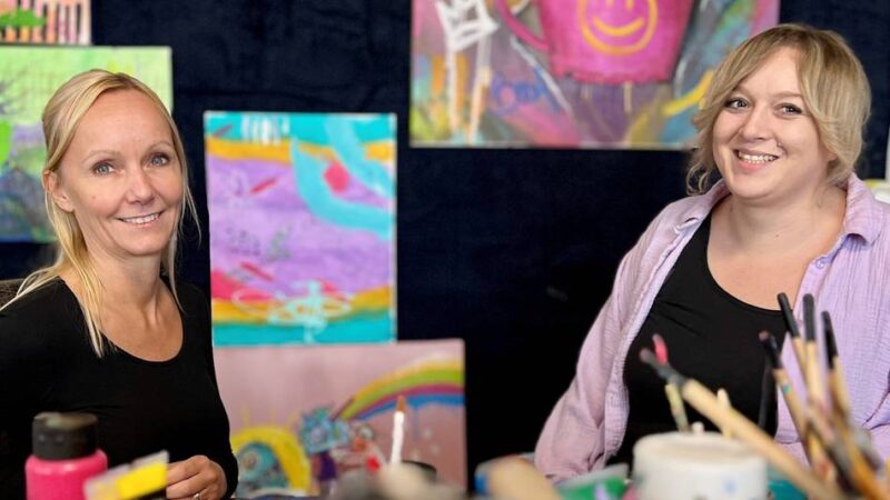 Kunstausstellung für den guten Zweck: Kinder malen für Kinder