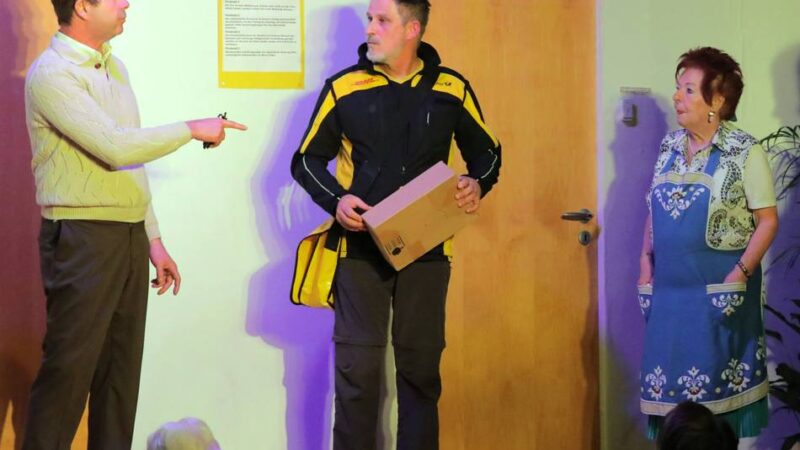 Premiere von „HerMann’s Bühne“ in Rheinberg: Zwei Stunden pures Theatervergnügen