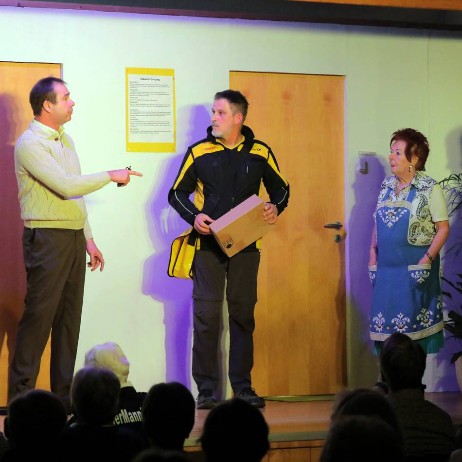 Premiere von „HerMann’s Bühne“ in Rheinberg: Zwei Stunden pures Theatervergnügen