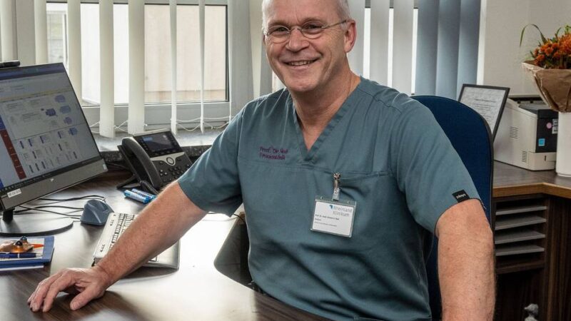 Chefarzt am Rheinland Klinikum in Neuss: „Starke Menstruationsschmerzen sind nicht normal“