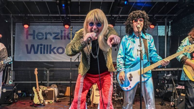 Weihnachtskonzerte in Rheinberg: Noch wenige Karten für Glam Bam im Adler